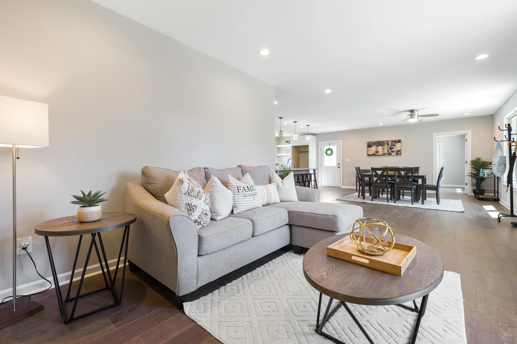 Premium staging detail